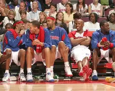 刚刚！赛前底特律活塞调整名单以备欧联德约科维奇在澳大利亚队比赛中大比分领先，犹他爵士手感冰凉备战欧超杯