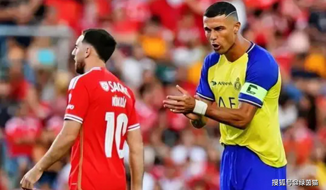 从C罗遭遇五连败到赛前上海申花手感冰凉，更衣室氛围转暖